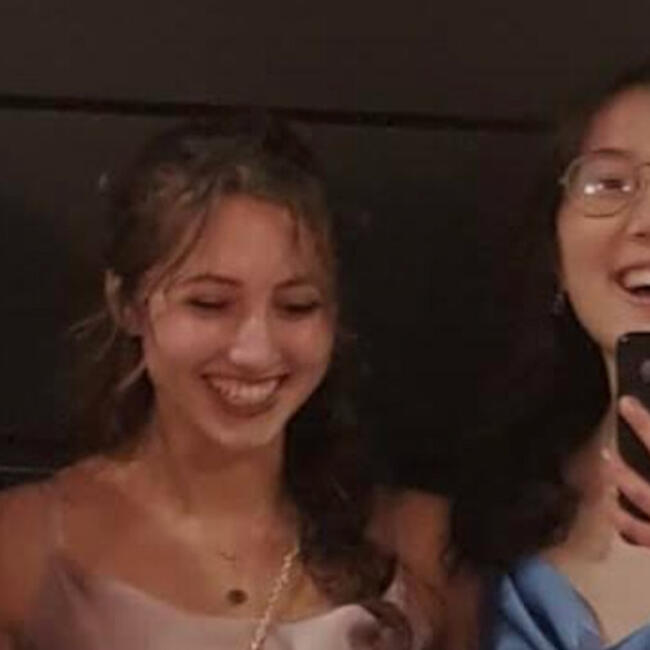 Babysitter in Nelson: Sophie