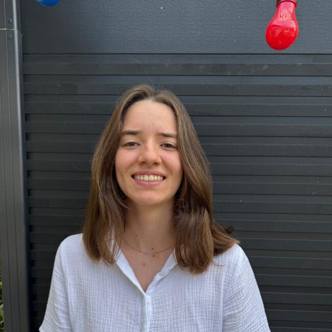 Babysitter in Cantenay-Épinard: Lily
