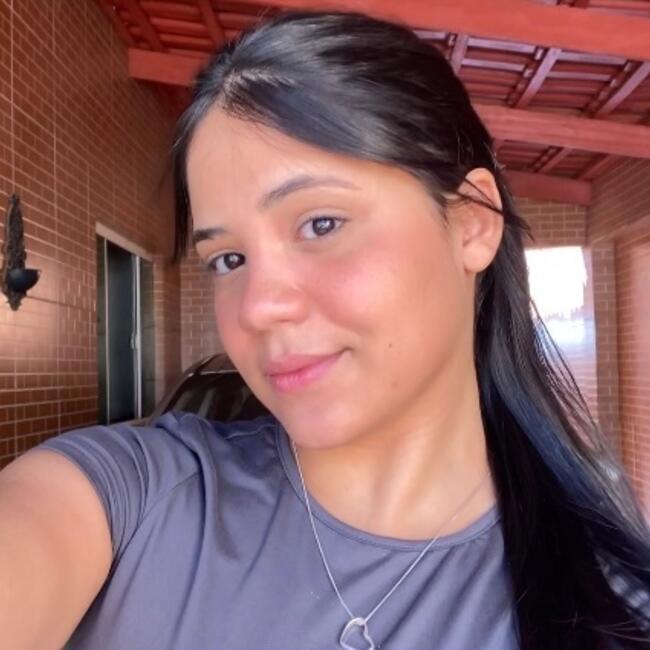 Babá em Aparecida de Goiânia: Mikaella