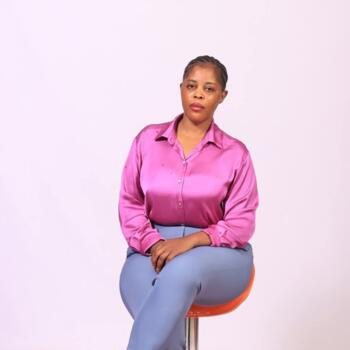 جليسة أطفال في دبي: Yvonne