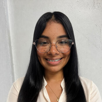 Niñera Los Algarrobos: Julieth Cortez