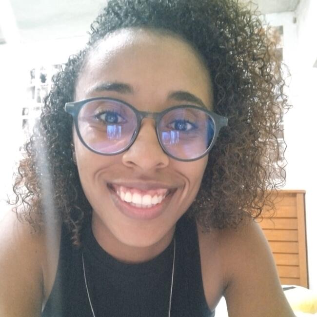 Babysitter in Niterói: Lohanna