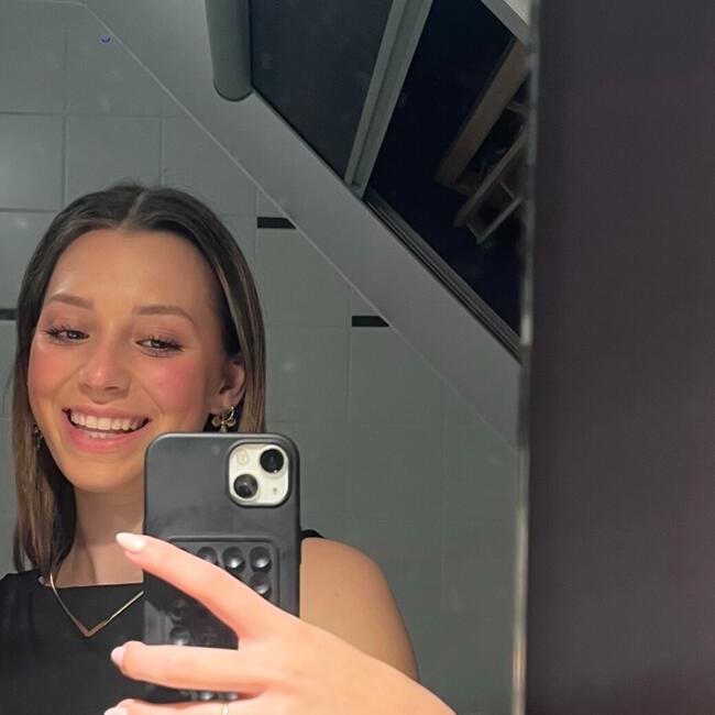 Babysitter in Laarne: Lisa