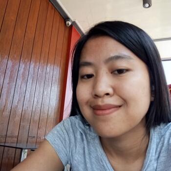 Babysitter in Jakarta: Euis