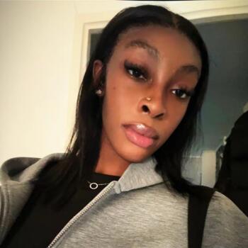 Babysitter in Savigny-le-Temple: Pretty