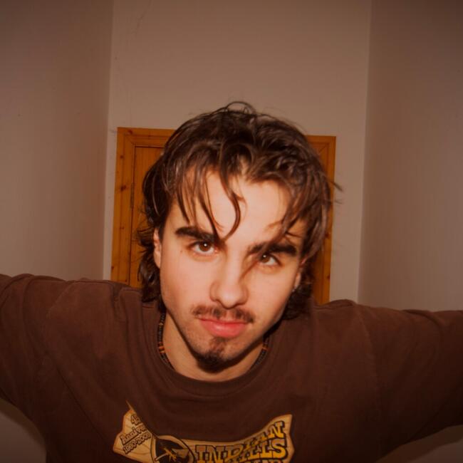 Babysitter in Vancouver: Eli