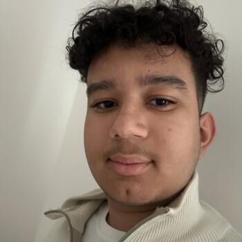 Babysitter in Les Mureaux: Adam