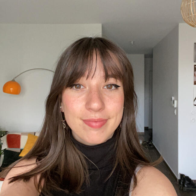 Babysitter in Bordeaux: Eva