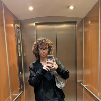 Babysitter in Paris: Chloé