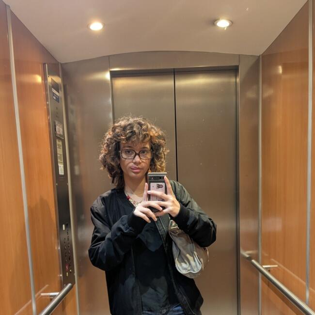 Babysitter in Paris: Chloé