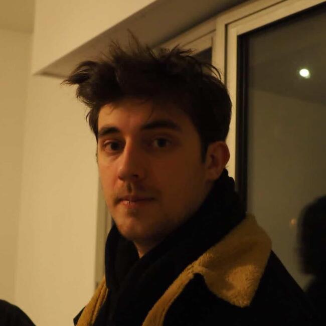 Babysitter in Limours: Pierre