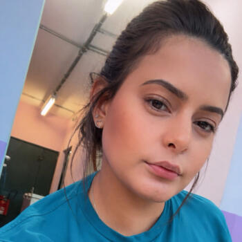 Babysitter Guarulhos: Hellen