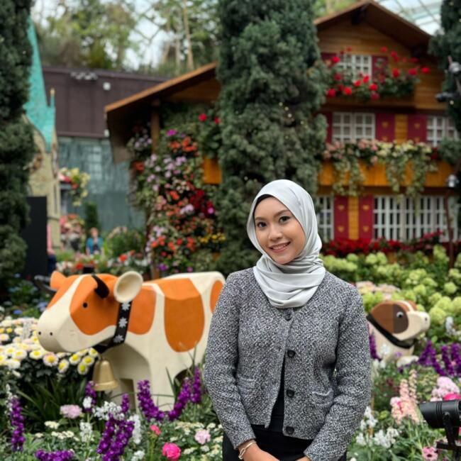 Babysitter in Singapore: Syahirah