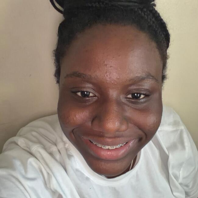 Babysitter in Pompano Beach: Mya