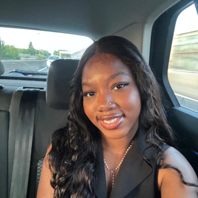 Babysitter in Bourg-la-Reine: Safyra