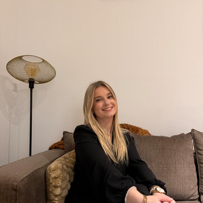 Babysitter in La Rochelle: Louisa