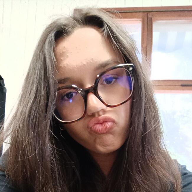 Babysitter in Caen: Jade