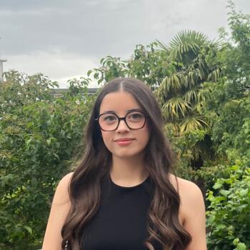 Babysitter in Rennes: Lila