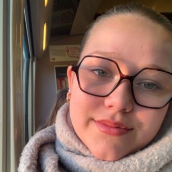 Babysitter in Pontvallain: Emy