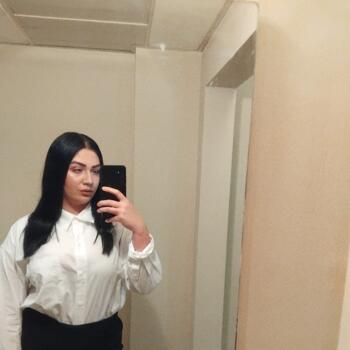 Детегледачка Пловдив: Поли