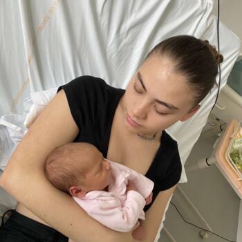 Babysitter Frameries: Annastasia