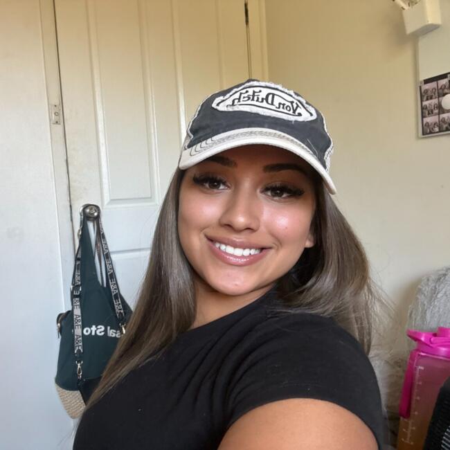 Babysitter in Sydney: Hayley