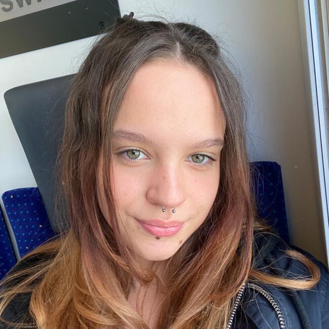 Babysitter in Oberweningen: Anisha