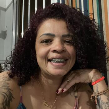 Babá Três Rios: Fabiola Tavares