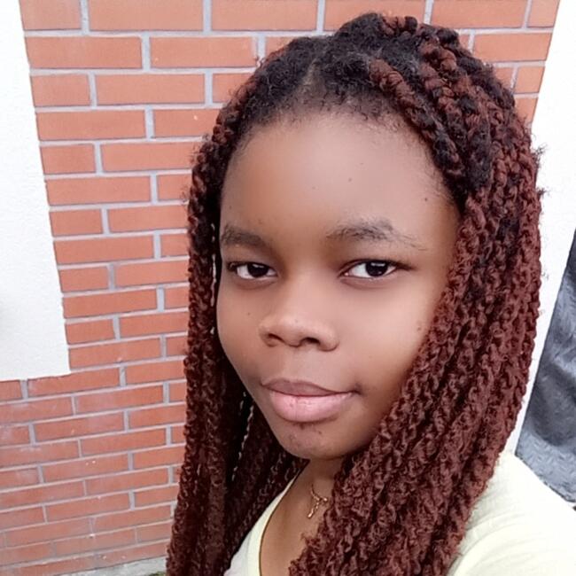 Babysitter in Neuilly-sur-Marne: Sara
