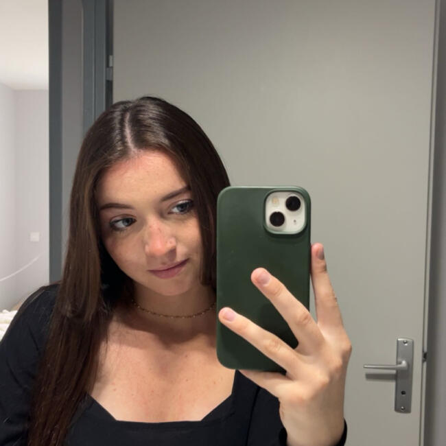 Babysitter in Dijon: Elena