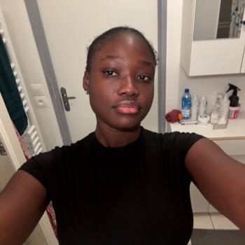 Babysitter in Poissy: Delphine