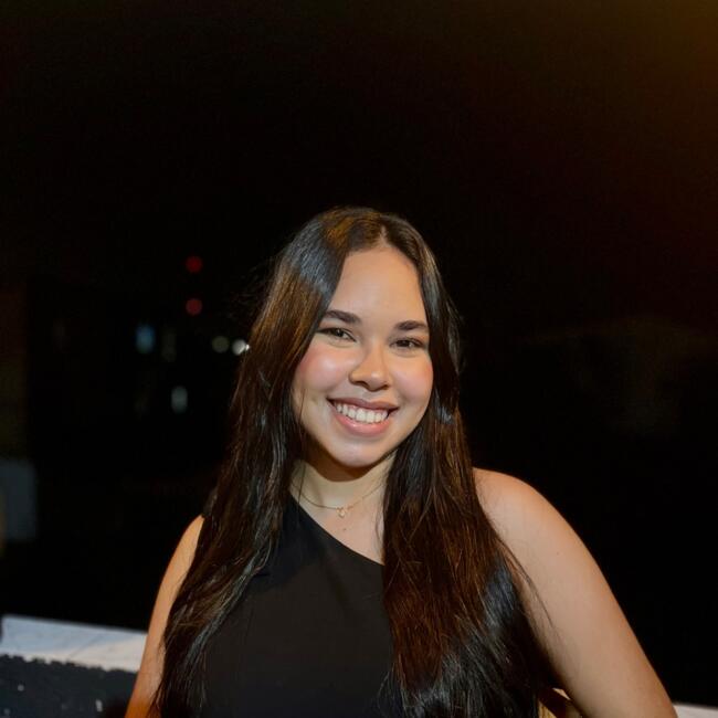 Babysitter in São Luís: Odeane