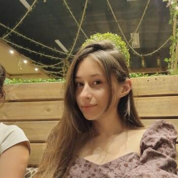 Babysitter in Atibaia: Larissa