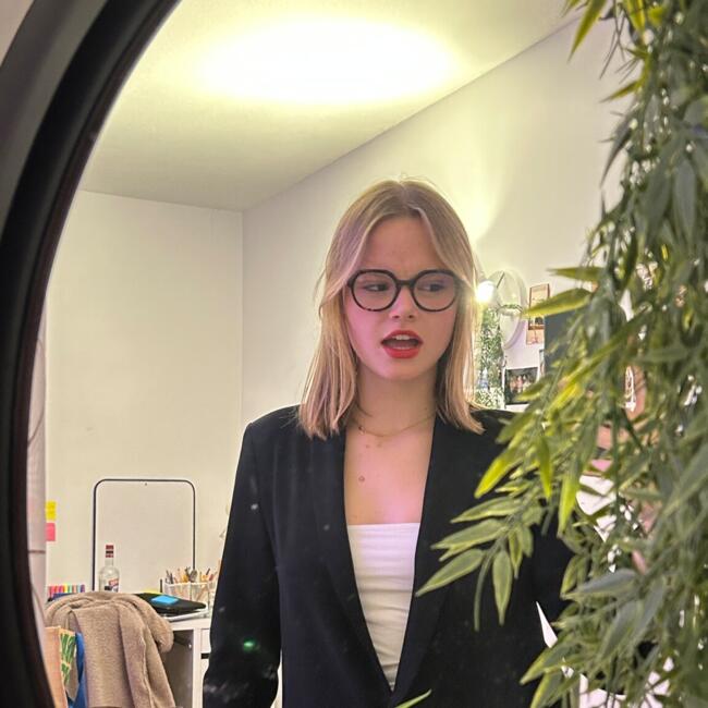 Babysitter in Nice: Léna