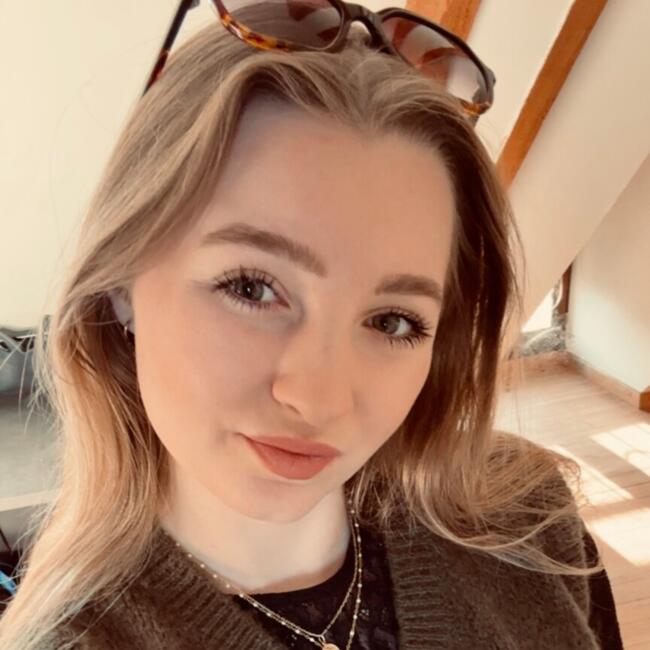 Babysitter in La Chapelle-sur-Loire: Valentine