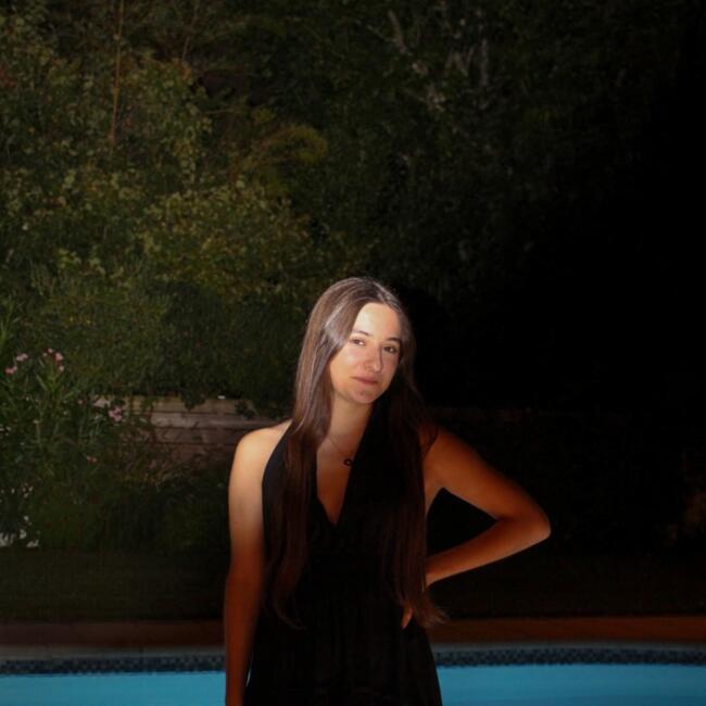 Babysitter in Ambarès-et-Lagrave: Agathe