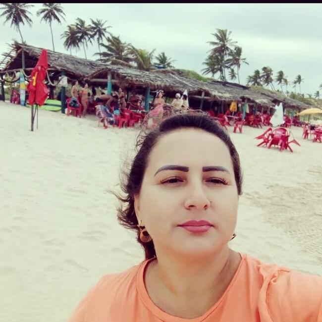 Babysitter in Lauro de Freitas: Aureni