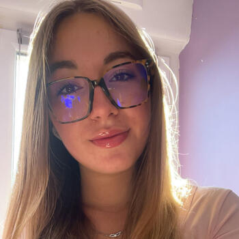 Baby-sitter Saint-Aubin-sous-Erquery: Leane