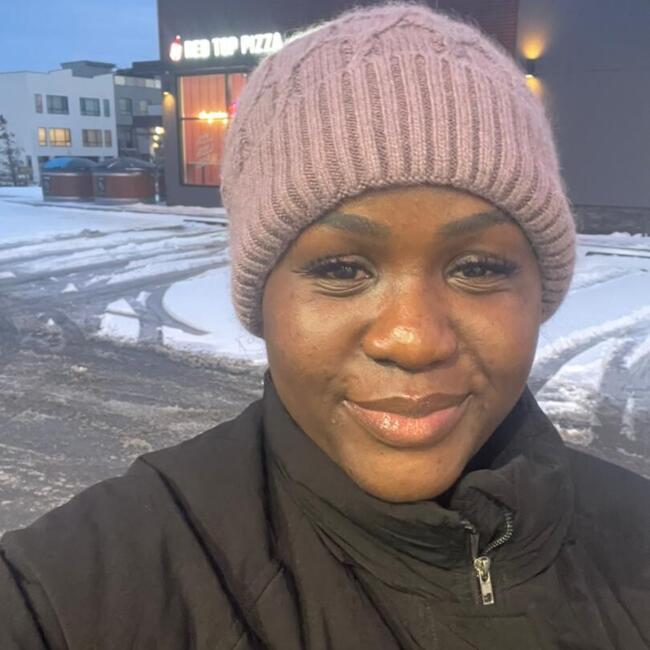 Babysitter in Calgary: Victoria