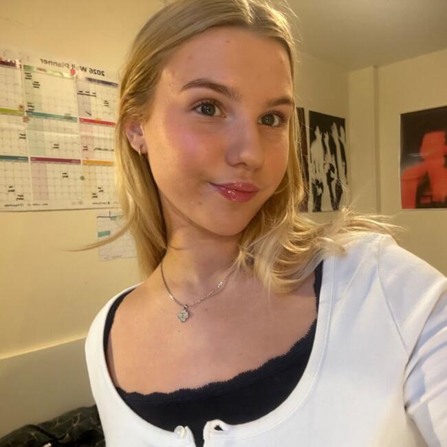 Babysitter in York: Trixabelle