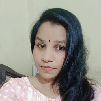 वाराणसी में बेबीसिटर: REKHA