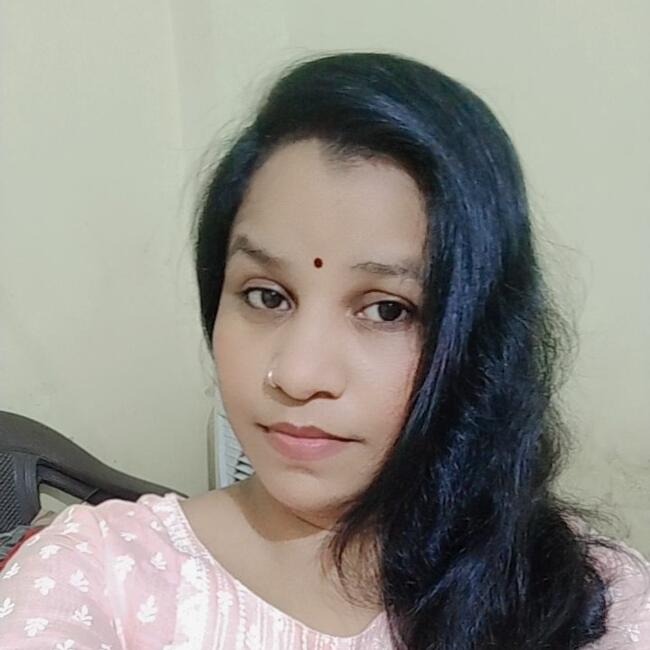 वाराणसी में बेबीसिटर: REKHA