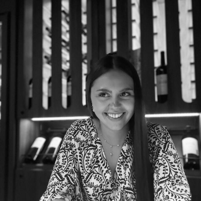 Babysitter in Le Plessis-Grammoire: Lola