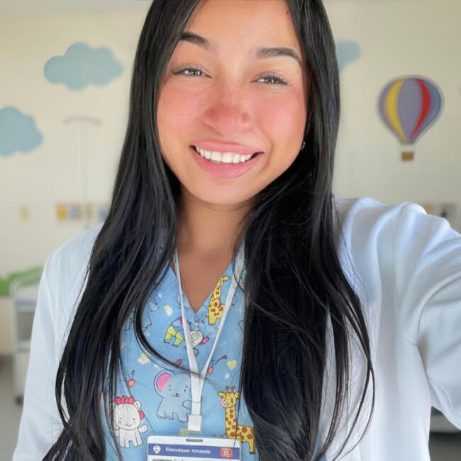 Babysitter in San Salvador: Estefany Montano