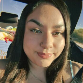 Babysitter in San Antonio: Karina