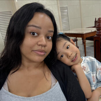 Babysitter in Paris: Keisha
