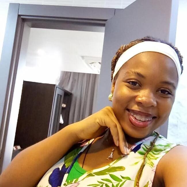 Baby-sitter in Edmonton: Sochii