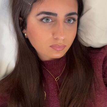 Babysitter in Saint-Etienne: Dilara