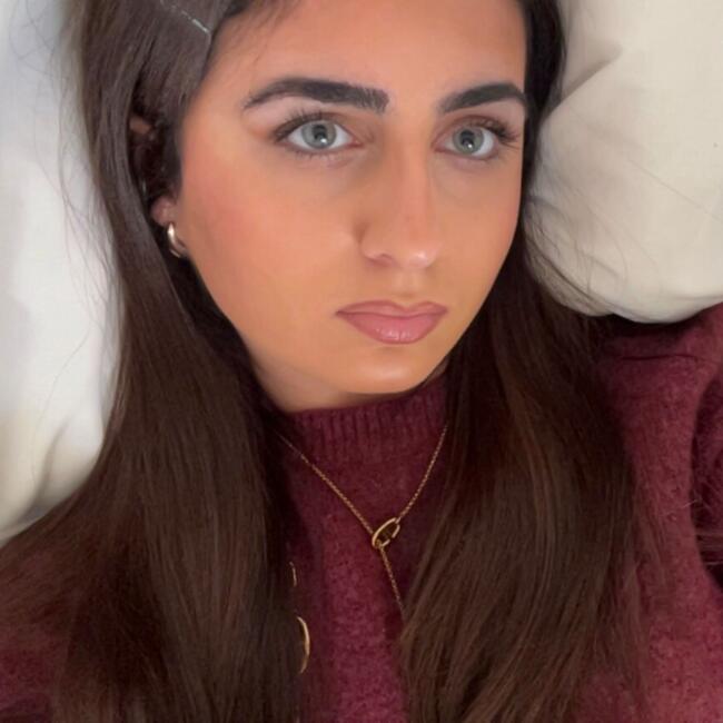 Babysitter in Saint-Etienne: Dilara