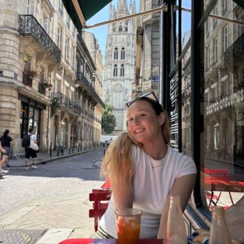 Babysitter in Bordeaux: Camille